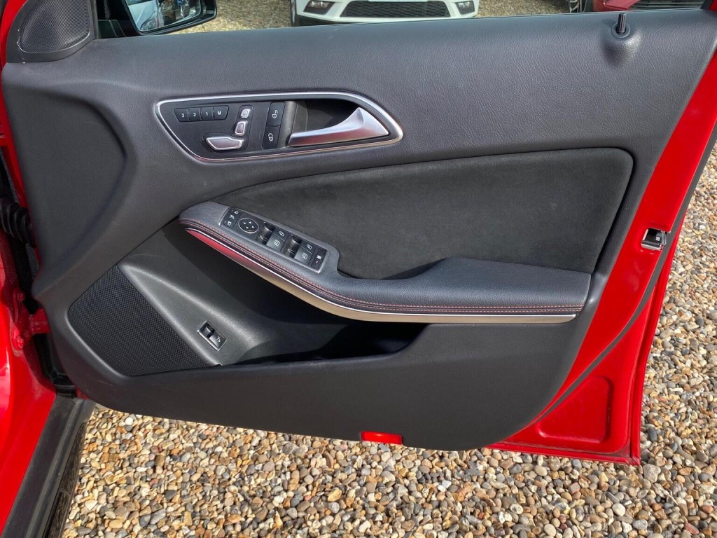 MERCEDES-BENZ GLA CLASS