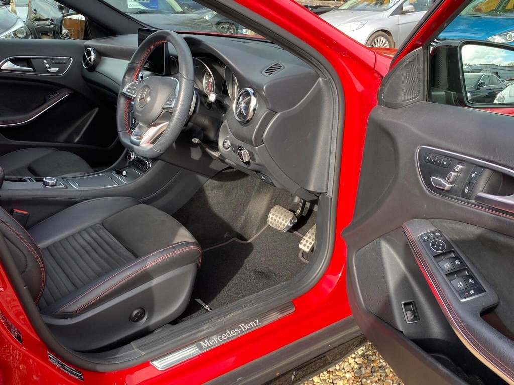 MERCEDES-BENZ GLA CLASS