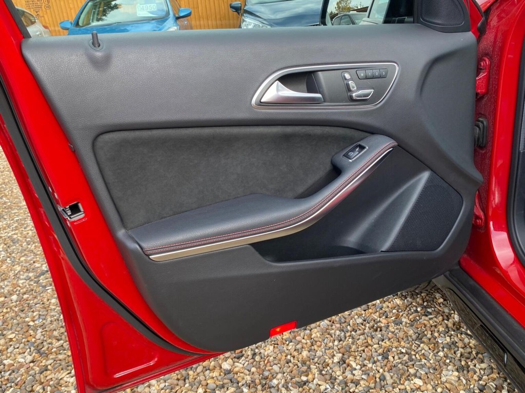 MERCEDES-BENZ GLA CLASS