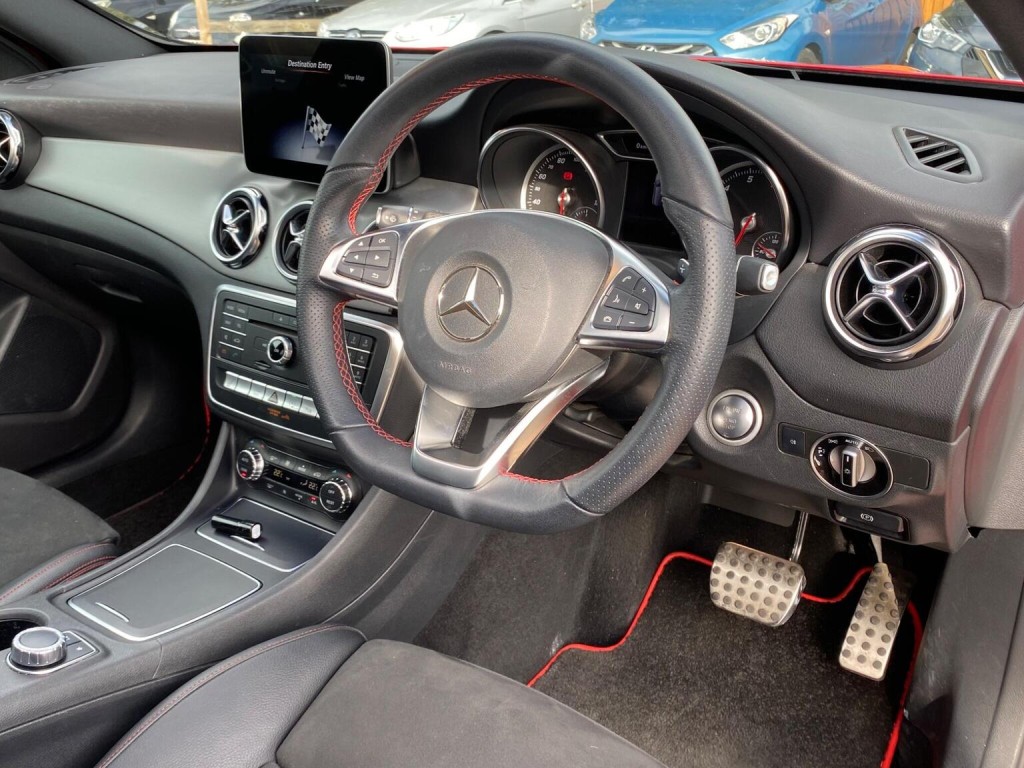 MERCEDES-BENZ GLA CLASS