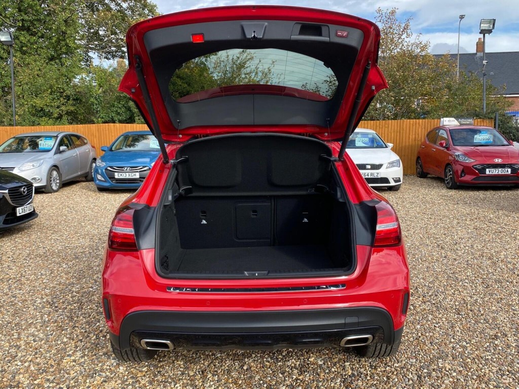 MERCEDES-BENZ GLA CLASS