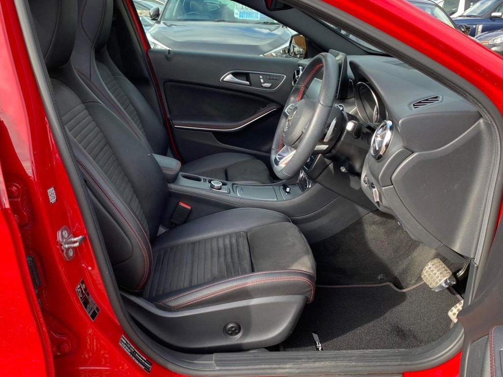 MERCEDES-BENZ GLA CLASS