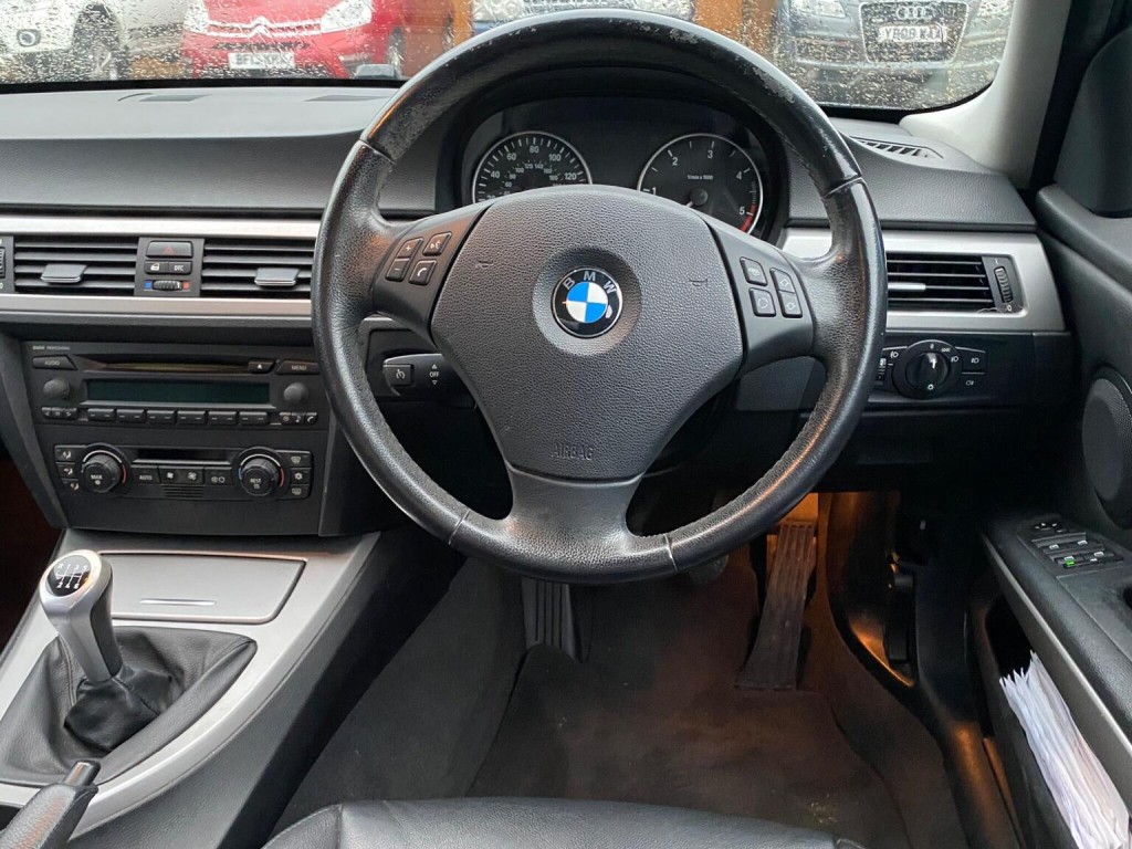 BMW 3 SERIES