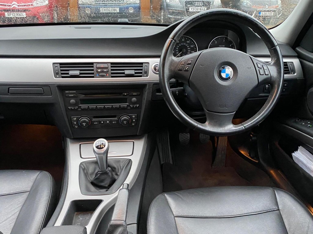 BMW 3 SERIES