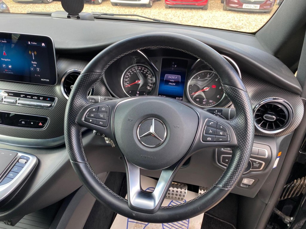 MERCEDES-BENZ V CLASS