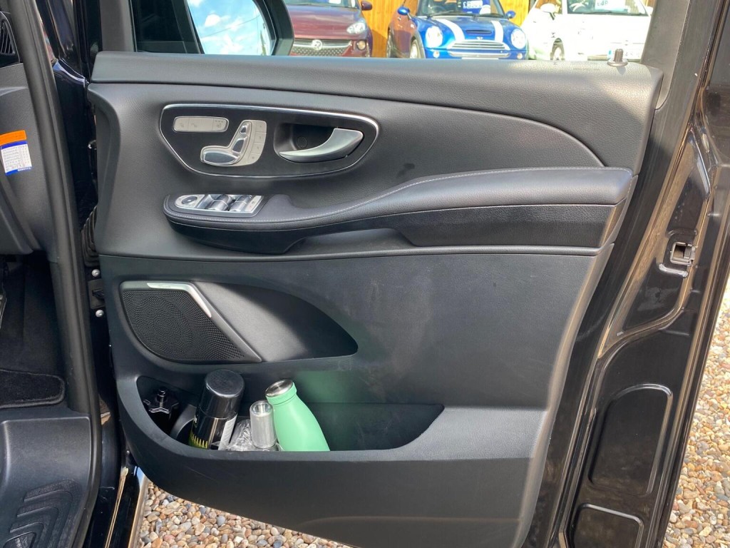 MERCEDES-BENZ V CLASS