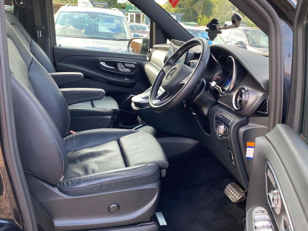 MERCEDES-BENZ V CLASS