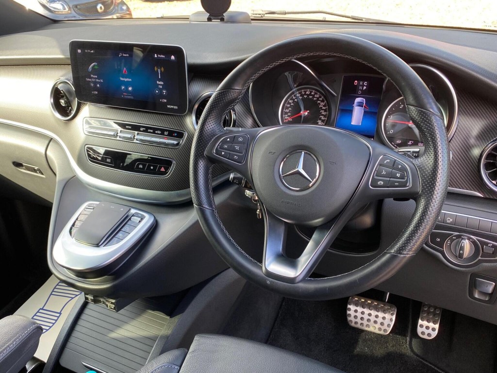 MERCEDES-BENZ V CLASS