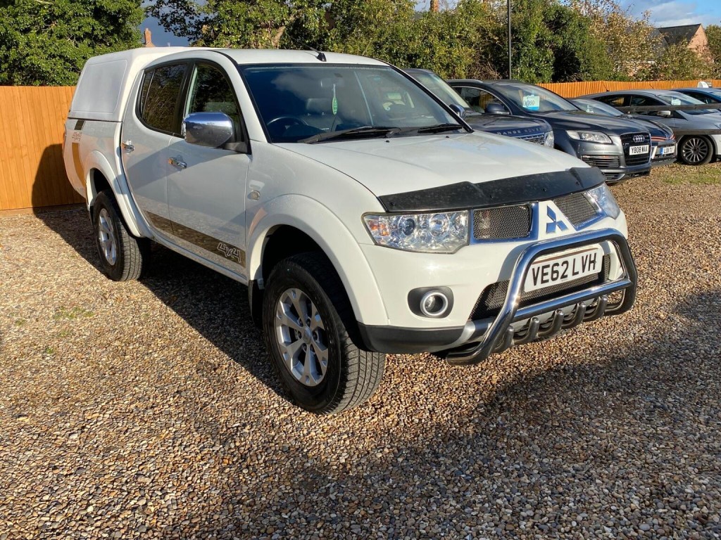 MITSUBISHI L200
