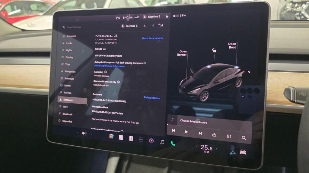 TESLA MODEL 3