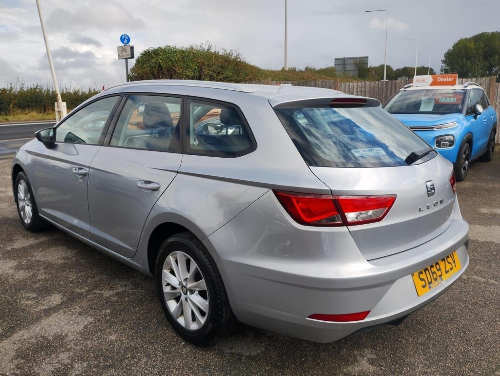 SEAT LEON