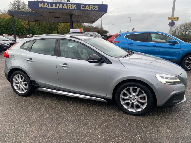 VOLVO V40 CROSS COUNTRY