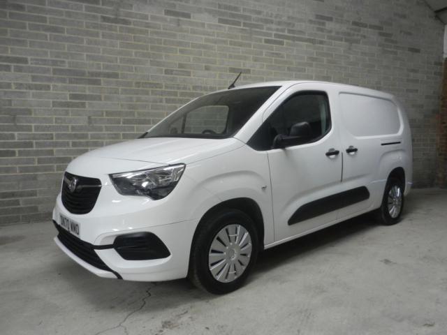 VAUXHALL COMBO 1.5 Turbo D 2300 Sportive L2 H1 Euro 6 (s/s) 4dr