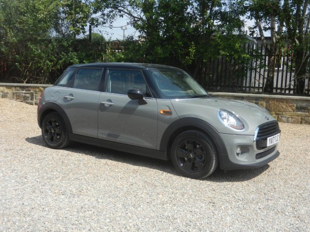 MINI HATCH 1.5 Cooper Auto Euro 6 (s/s) 5dr