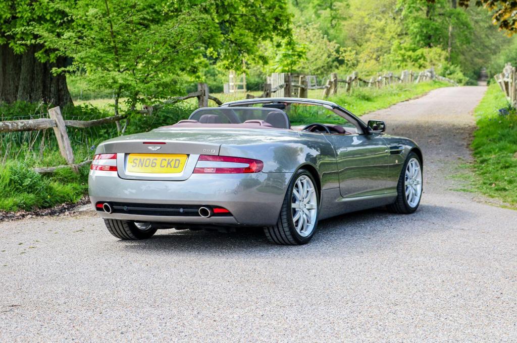 ASTON MARTIN DB9