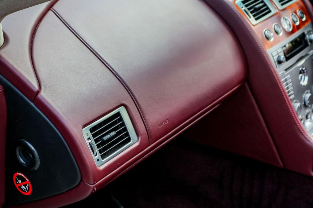 ASTON MARTIN DB9