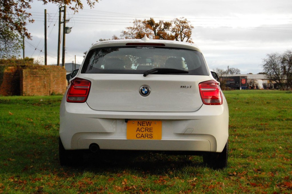 BMW 1 SERIES