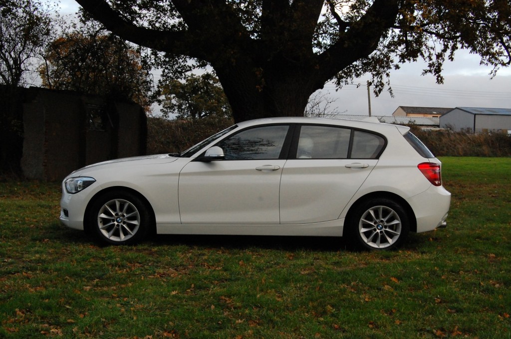 BMW 1 SERIES