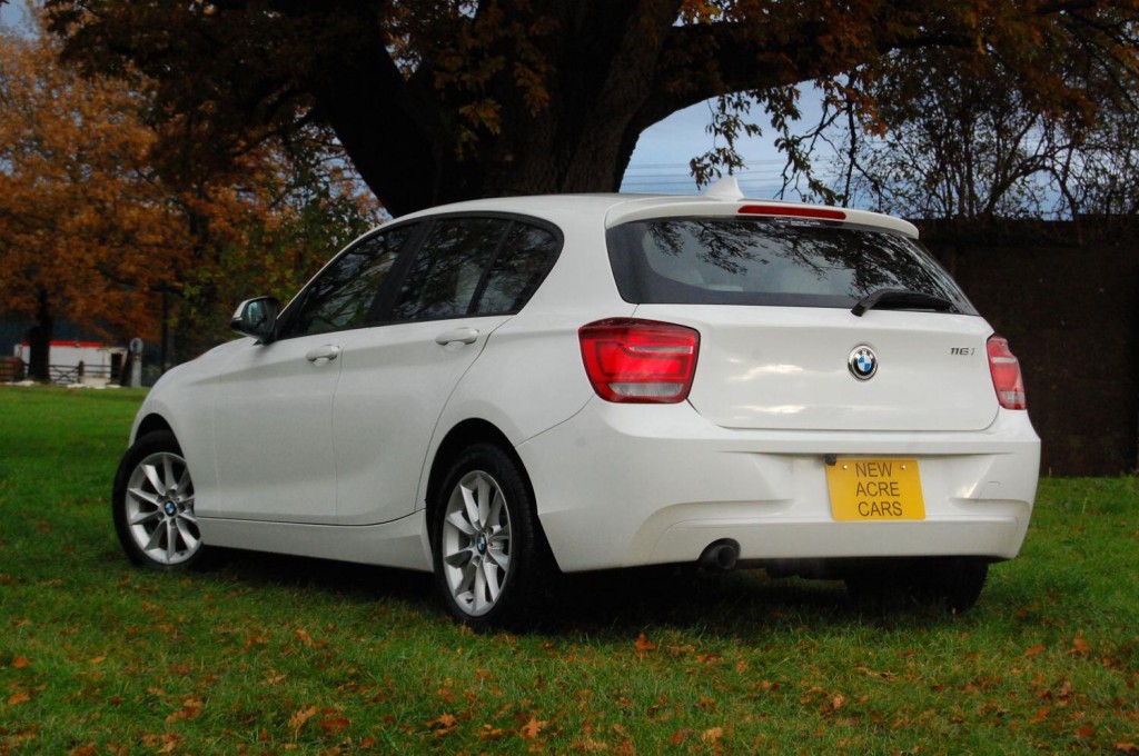 BMW 1 SERIES