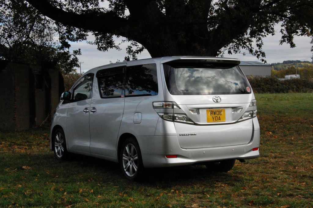 TOYOTA VELLFIRE