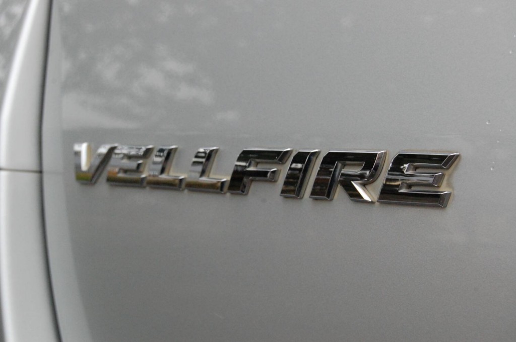 TOYOTA VELLFIRE