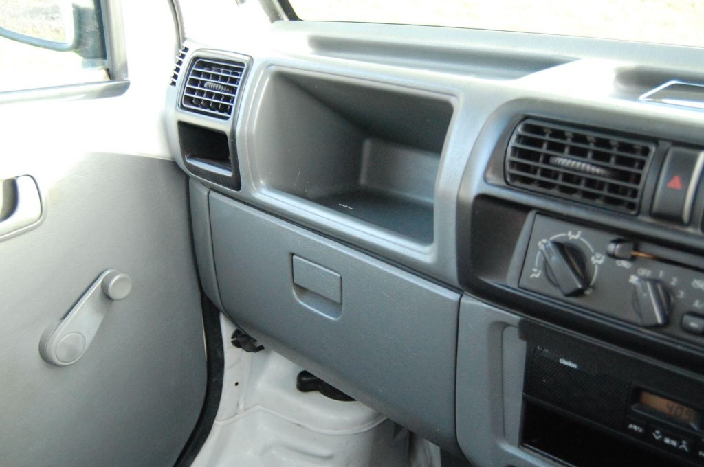 NISSAN CLIPPER