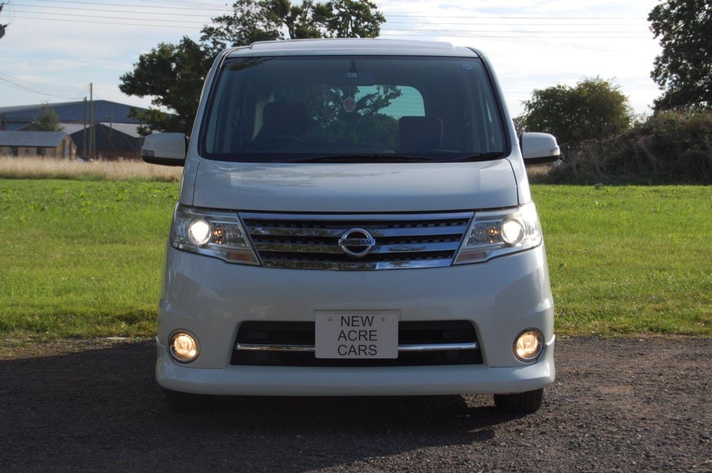 NISSAN SERENA