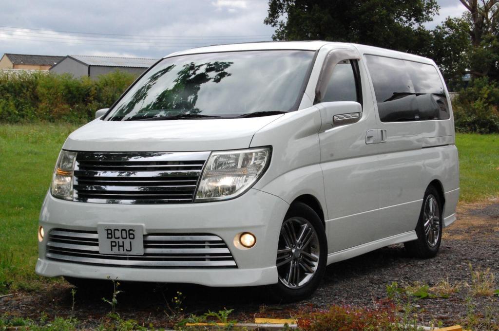 NISSAN ELGRAND