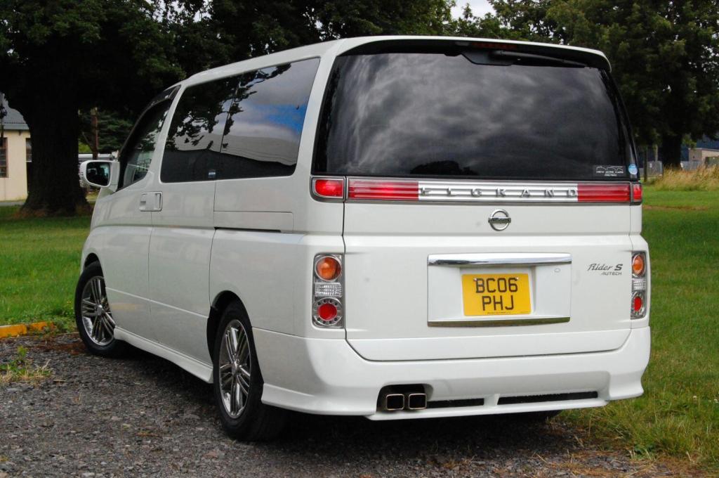 NISSAN ELGRAND
