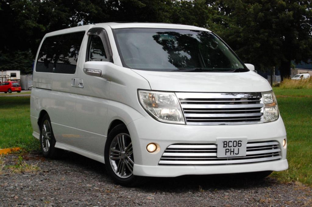 NISSAN ELGRAND