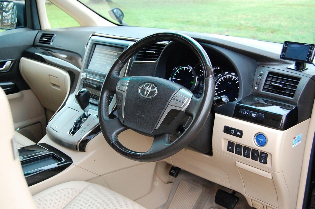TOYOTA VELLFIRE