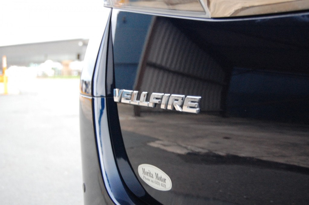 TOYOTA VELLFIRE