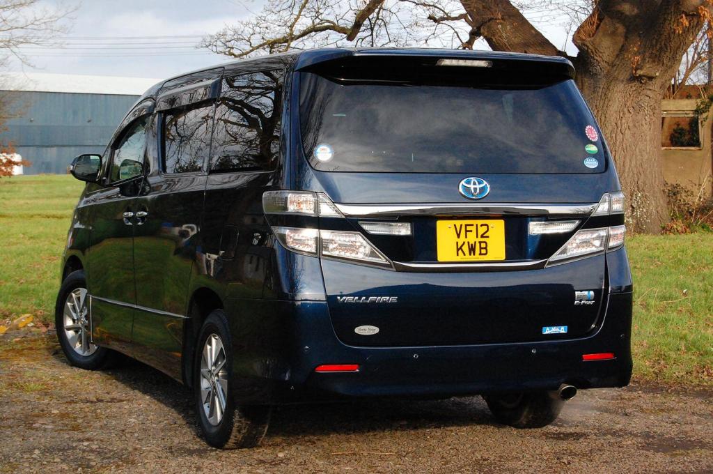 TOYOTA VELLFIRE