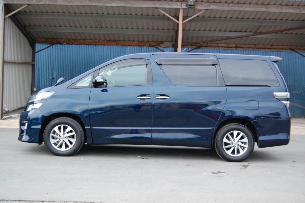 TOYOTA VELLFIRE