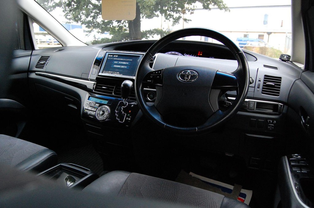 TOYOTA ESTIMA
