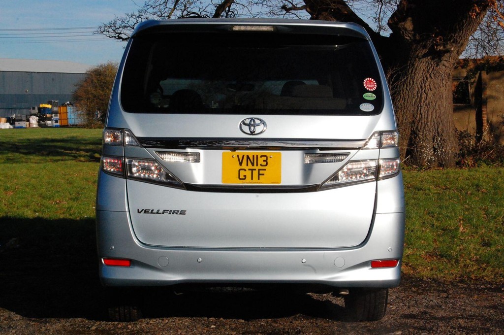 TOYOTA VELLFIRE