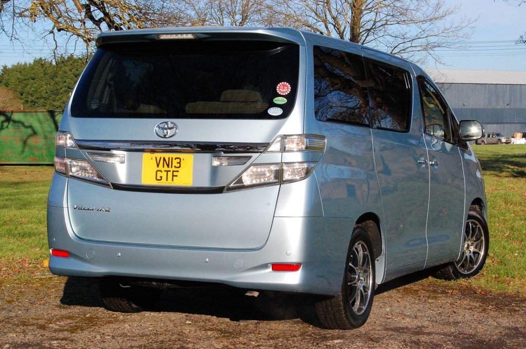 TOYOTA VELLFIRE