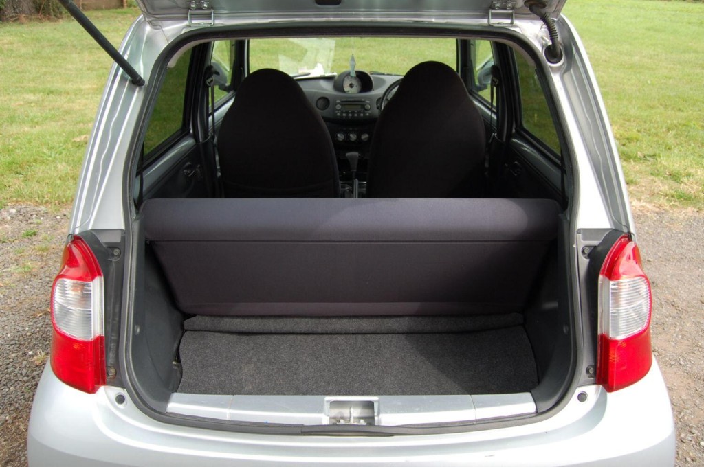 DAIHATSU ESSE