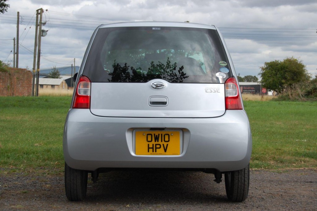 DAIHATSU ESSE