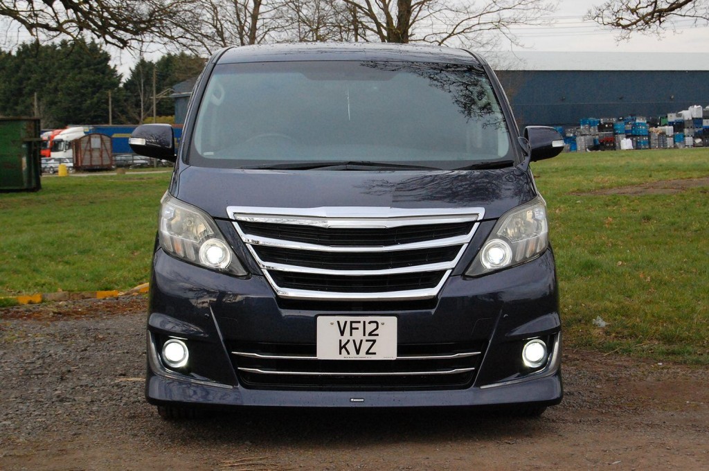 TOYOTA ALPHARD