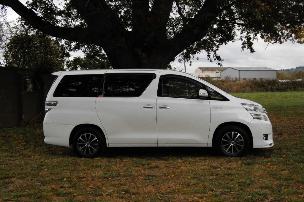 TOYOTA VELLFIRE