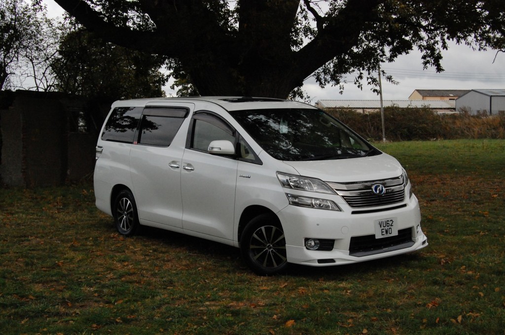 TOYOTA VELLFIRE