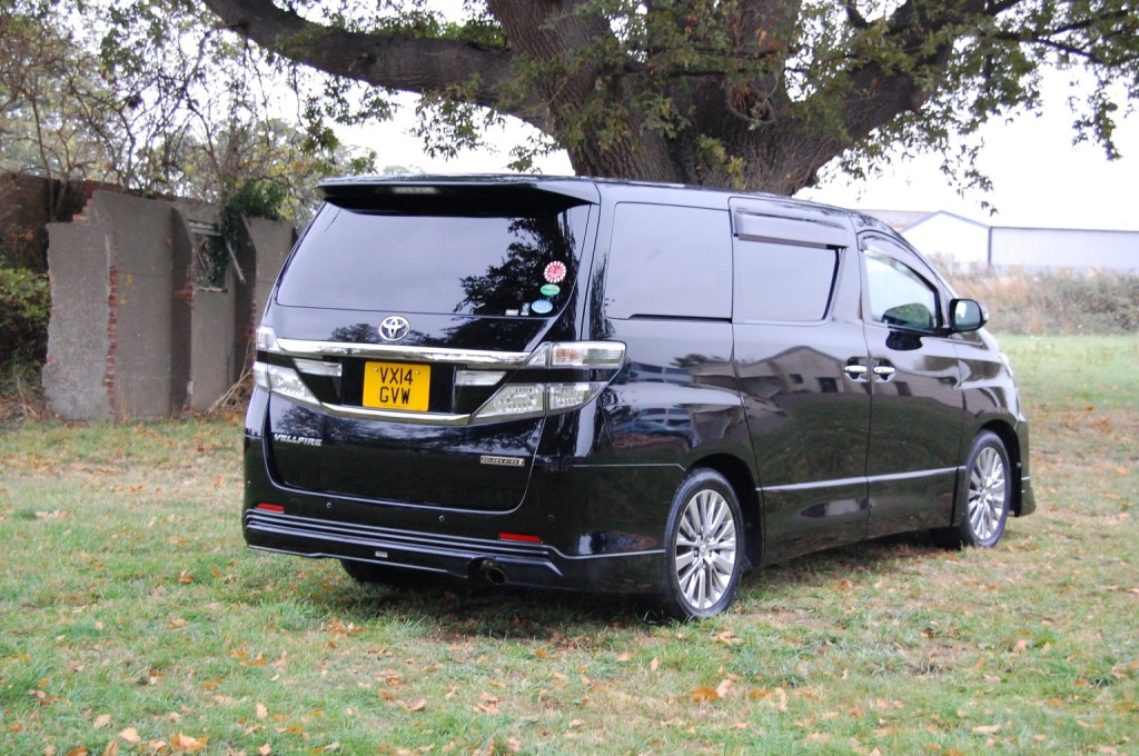 TOYOTA VELLFIRE
