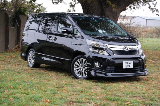 TOYOTA VELLFIRE