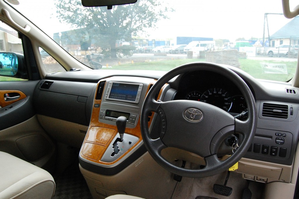 TOYOTA ALPHARD