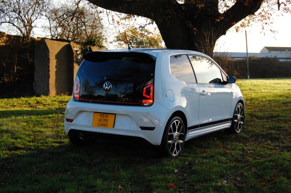 VOLKSWAGEN UP