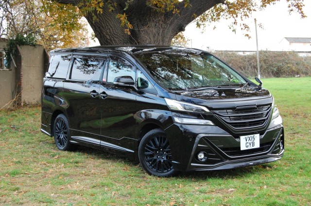 TOYOTA VELLFIRE