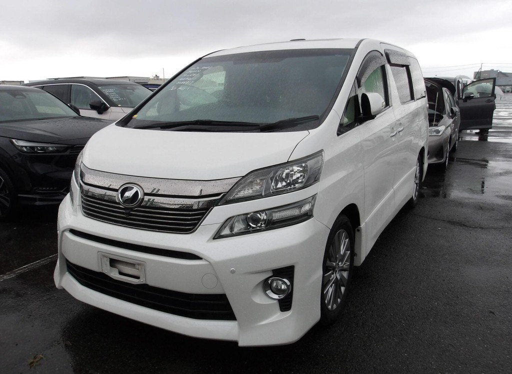 TOYOTA VELLFIRE