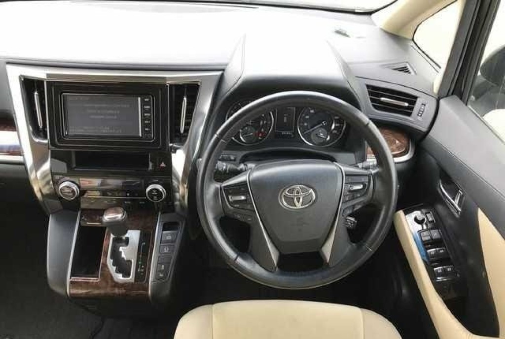 TOYOTA VELLFIRE