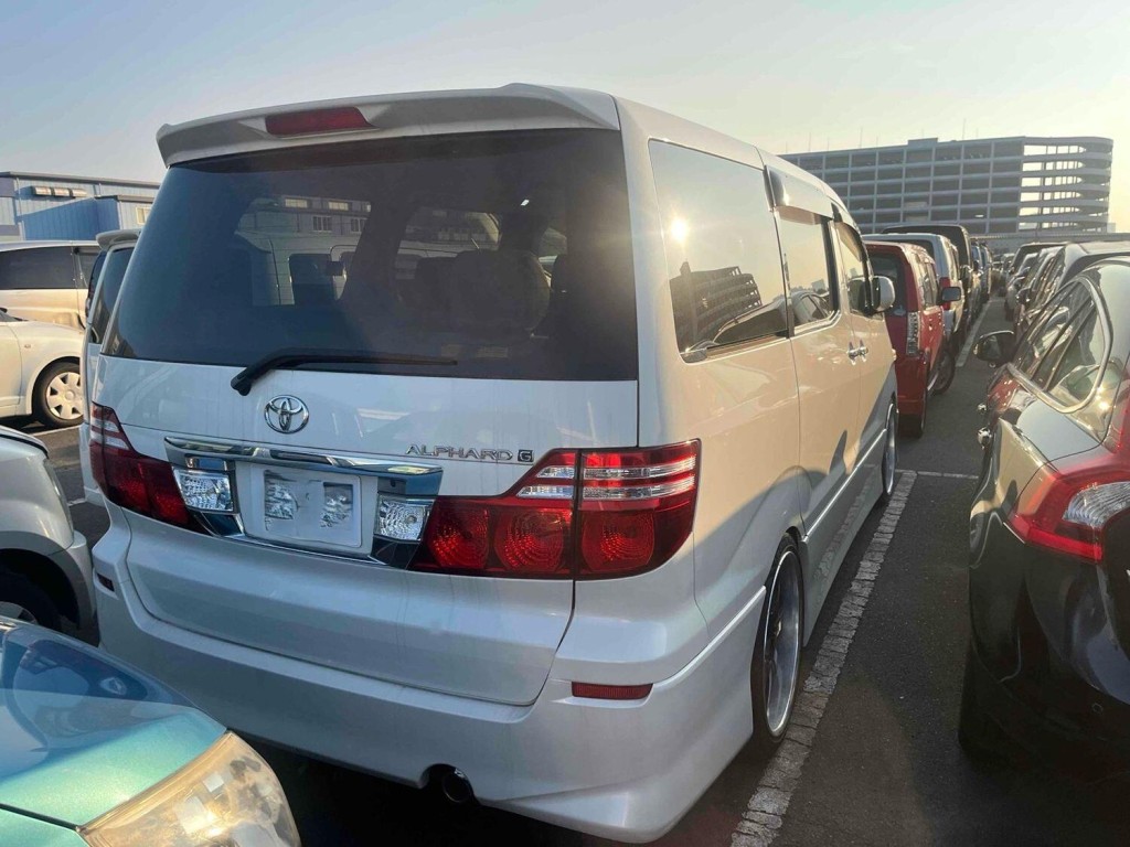 TOYOTA ALPHARD
